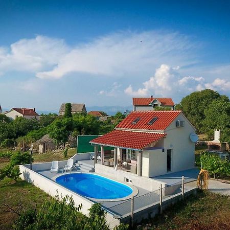 Villa Baras Garden - House With Pool Mirca  ภายนอก รูปภาพ