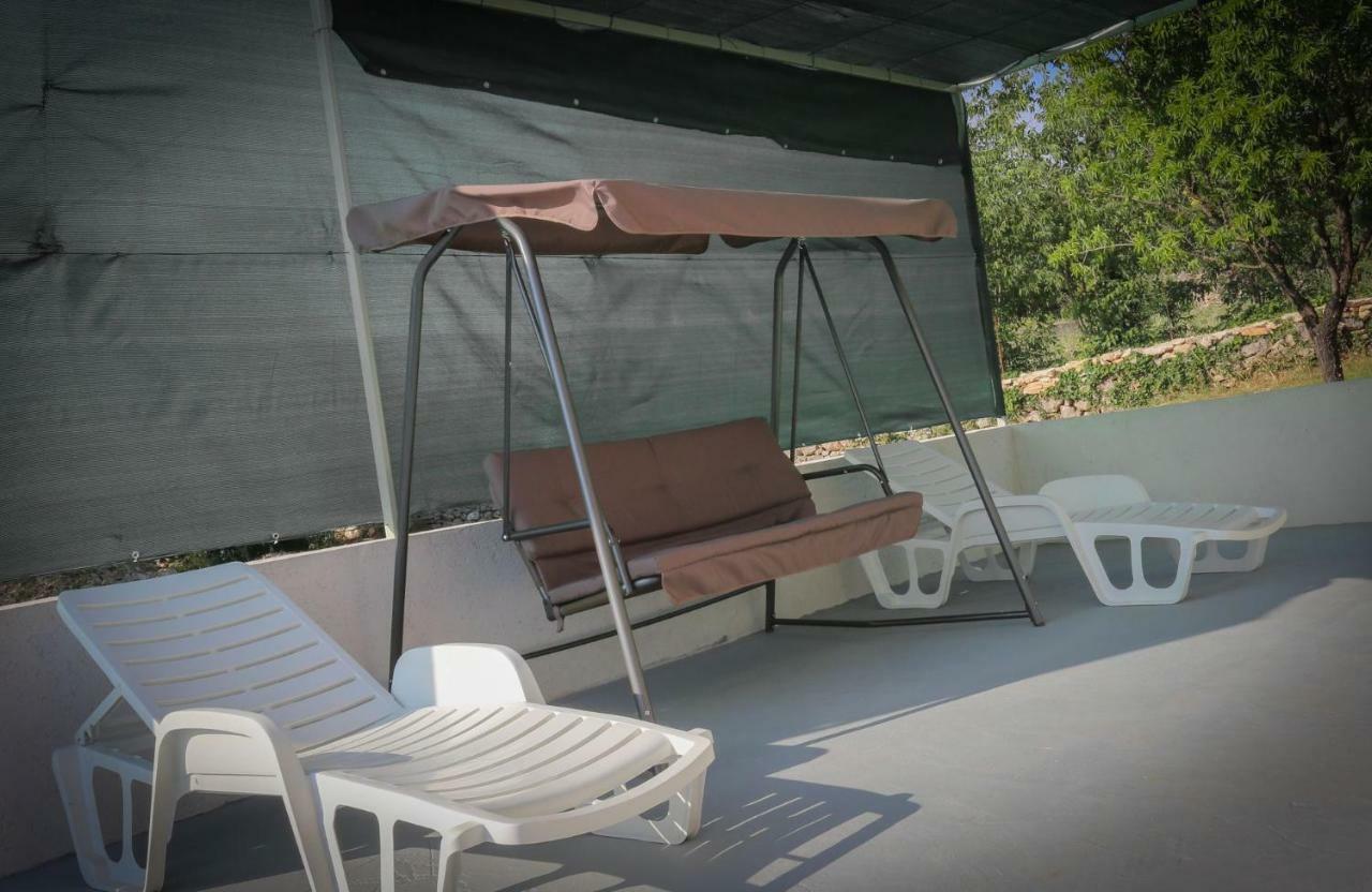 Villa Baras Garden - House With Pool Mirca  ภายนอก รูปภาพ